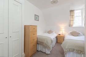 twin bedroom