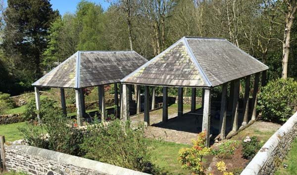 sitouterie in walled garden