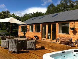 holiday cottage with private hot tub 