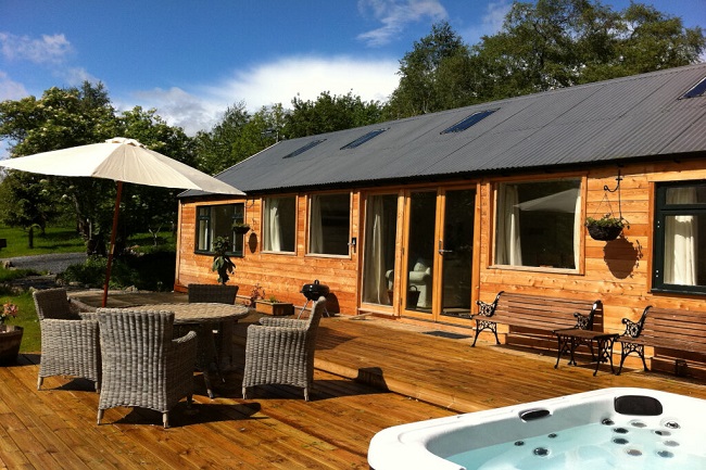 holiday lodge with hot tub