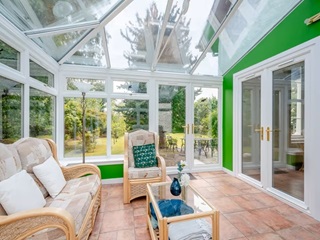 sun room - garden room and conservatory for big groups