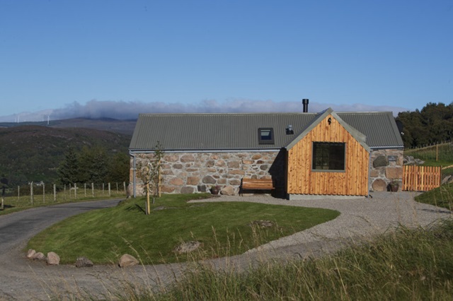 self-catering Highland hideaway to rent for 2